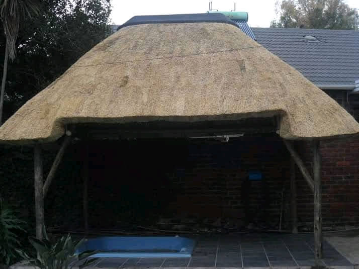Thatch roofing project photo 7