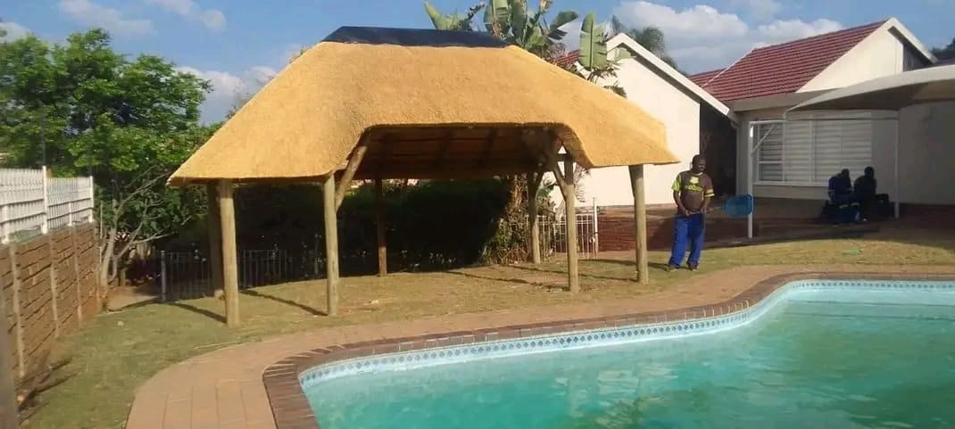 Thatch roofing project photo 14